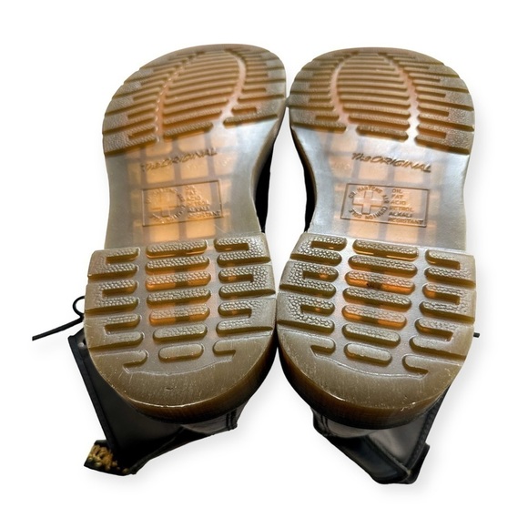 Dr.‎ Martens Women's 8-Eye Boots, Black  Leather, Size 7 - Picture 14 of 14